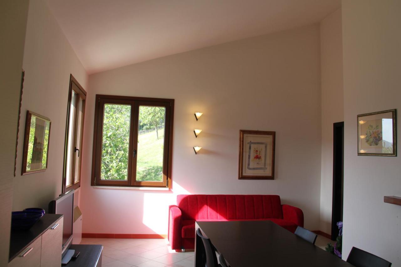 Villino Con Piscina Villa แตร์นี ภายนอก รูปภาพ