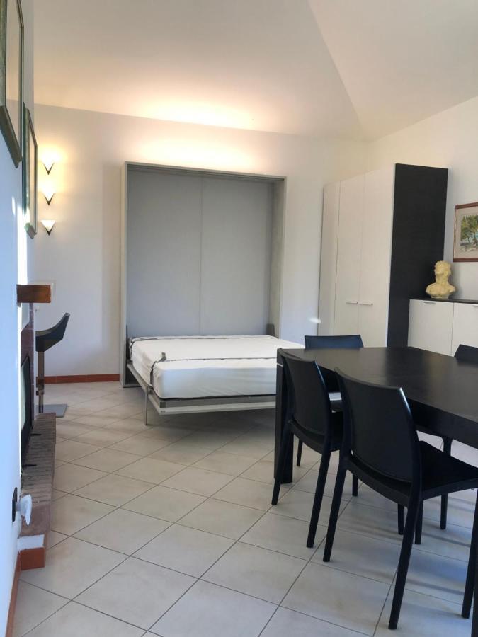 Villino Con Piscina Villa แตร์นี ภายนอก รูปภาพ