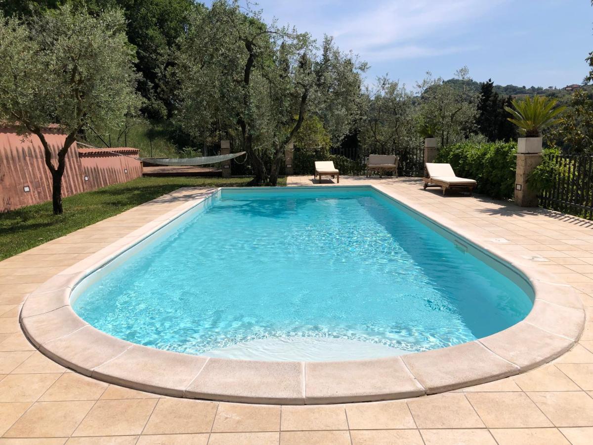Villino Con Piscina Villa แตร์นี ภายนอก รูปภาพ